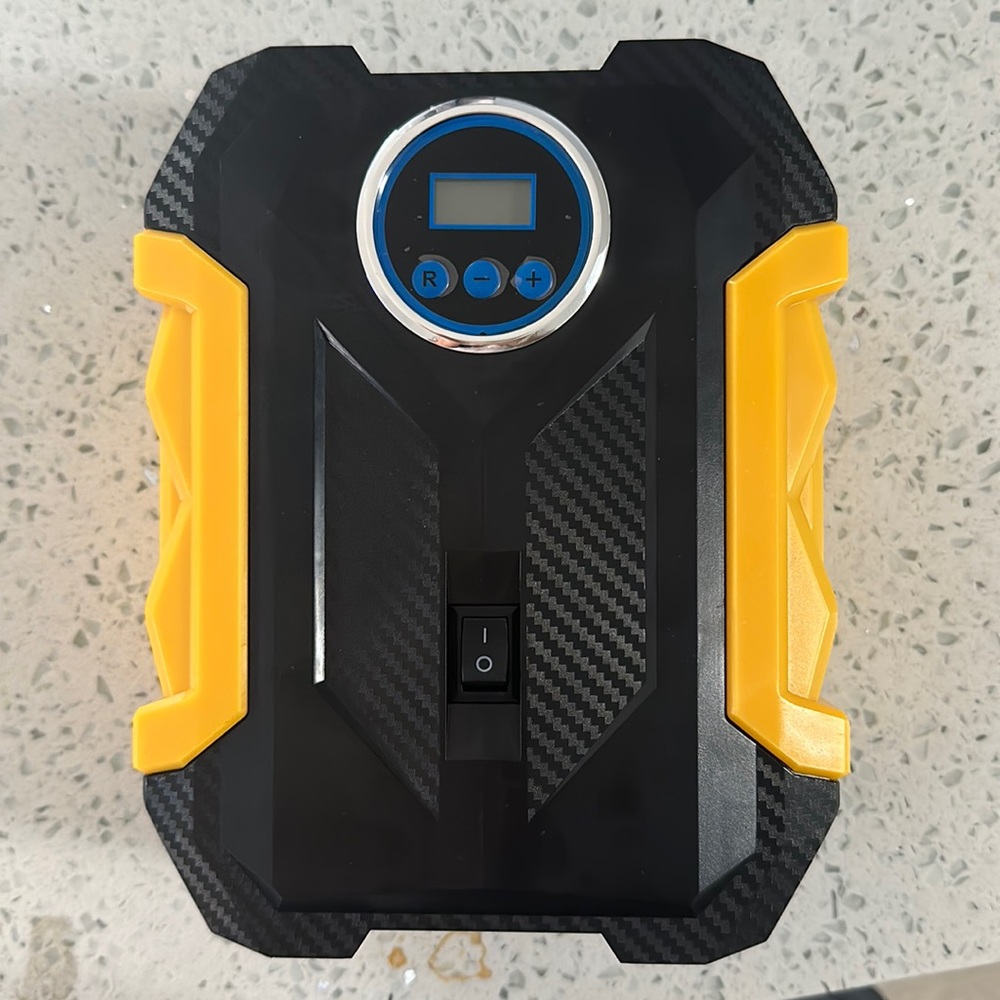 Tyre inflator for car